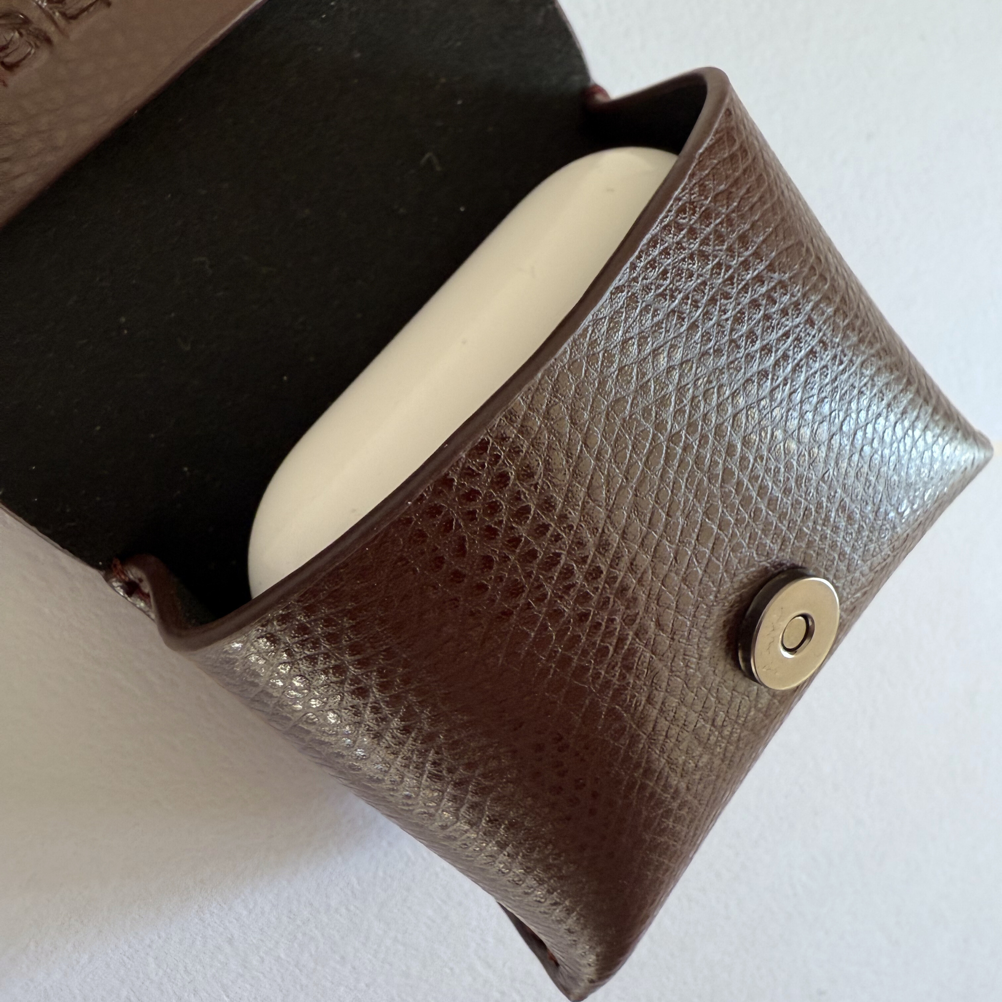 Sidney Radix Brown Vegan Airpods Case