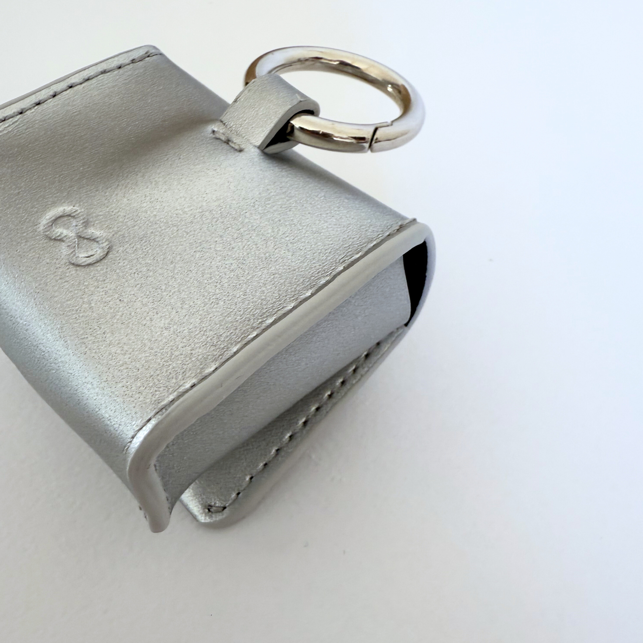 Sidney Silver Birch Vegan Airpods Case