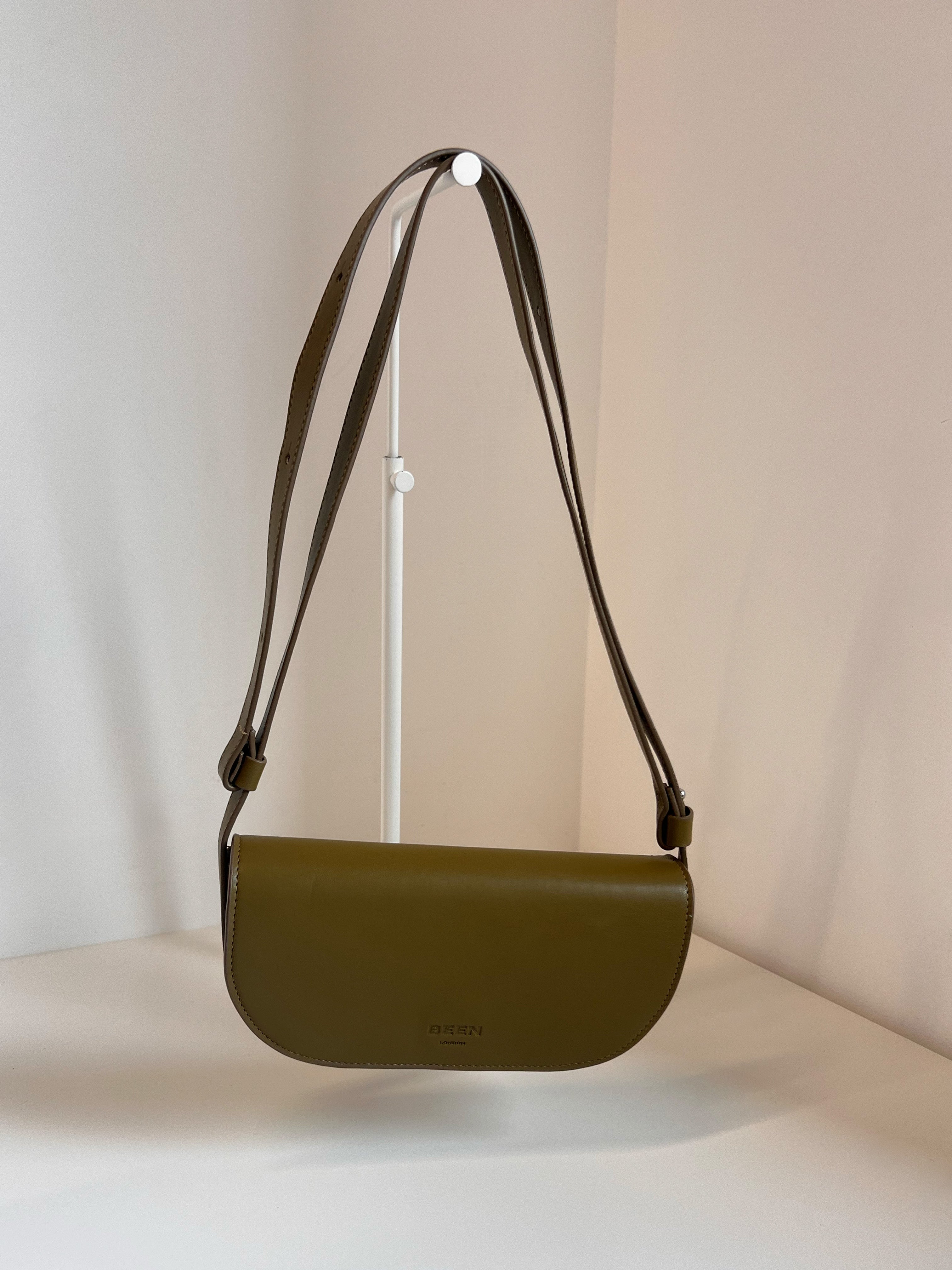 Mini Millais Moss SAMPLE