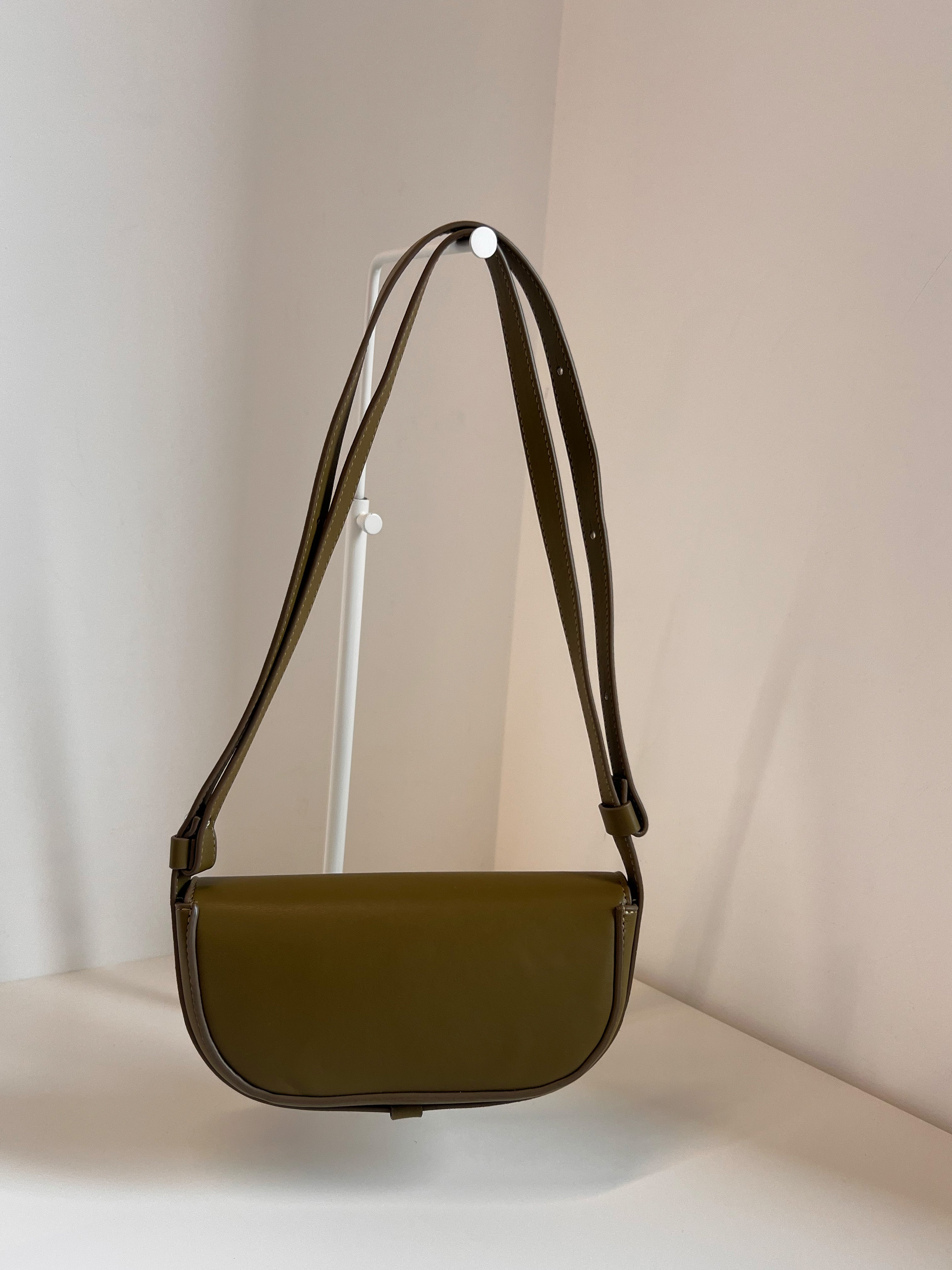 Mini Millais Moss SAMPLE