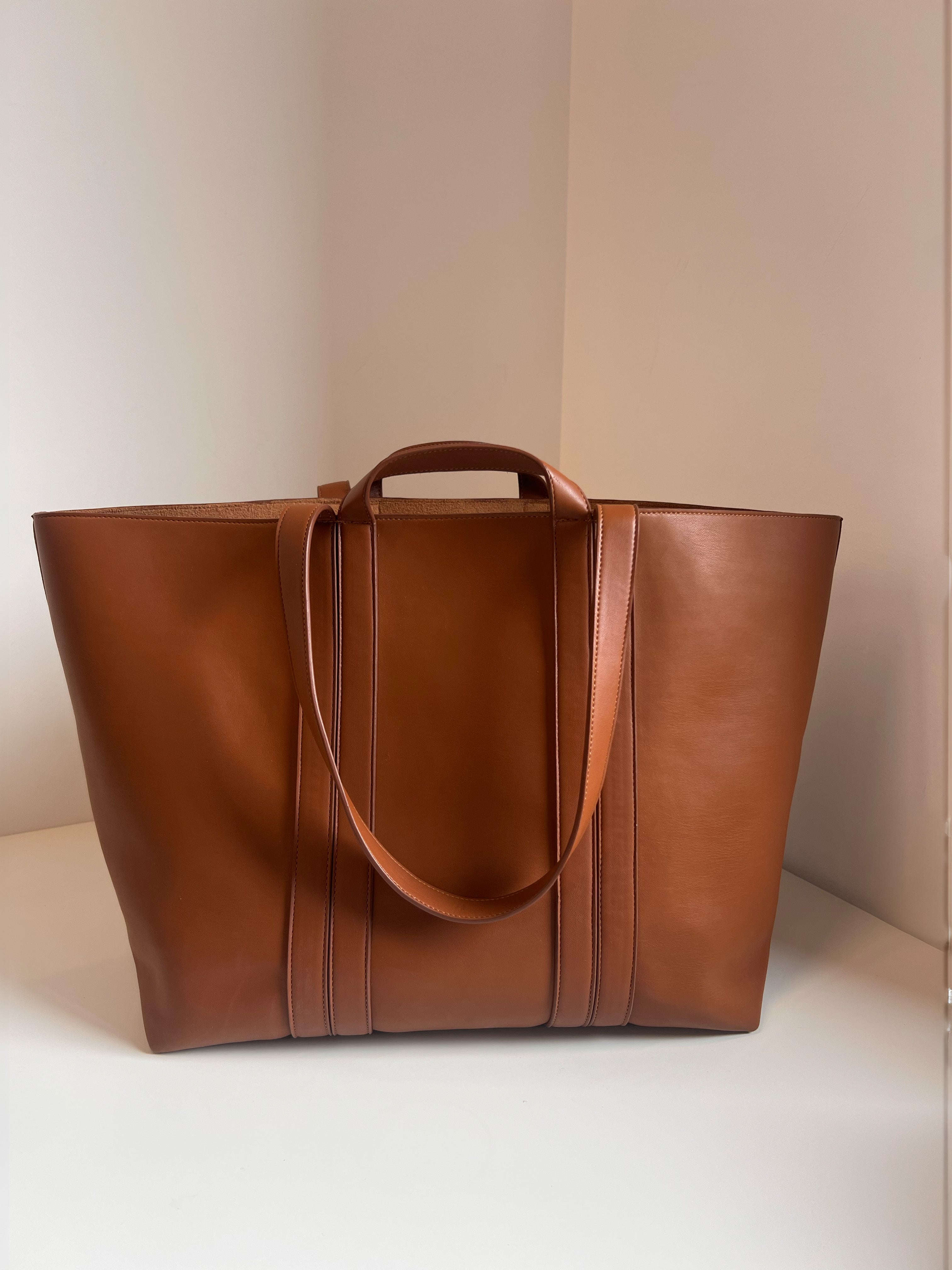 Calvert XL Tote Acacia SAMPLE