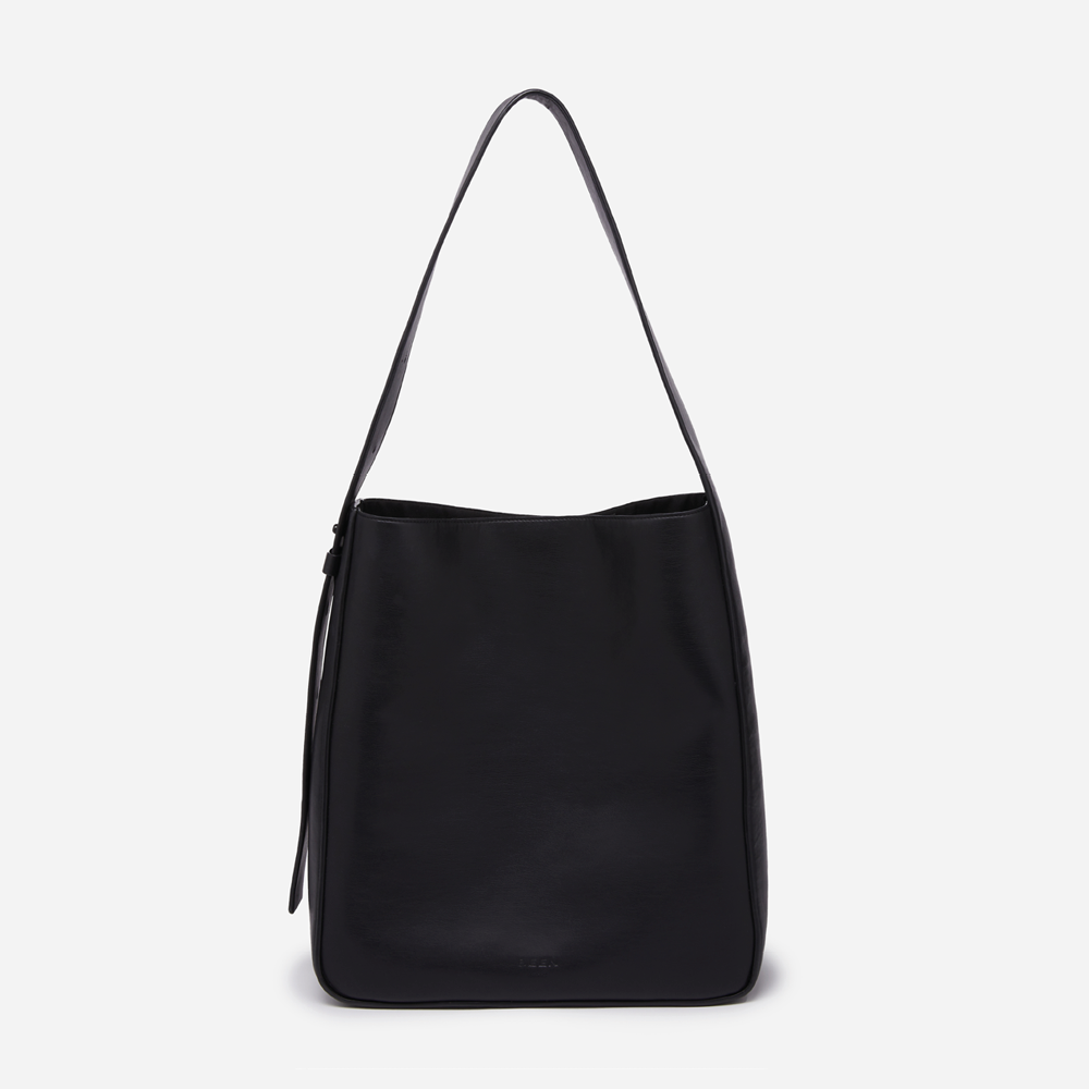 Rowe Tote in Black Onyx front