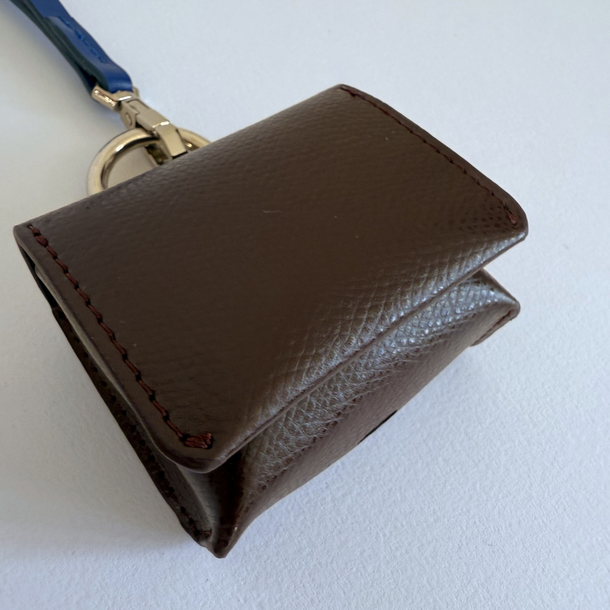 Sidney Radix Brown Vegan Airpods Case