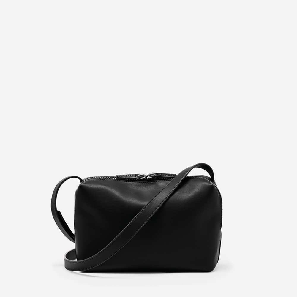 Rees Recycles smooth leather Crossbody in black onyx